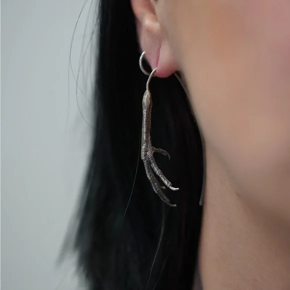 Ellen Rococo Sterling Silver Starling Bird Claw Talon Hanger Earrings BNIB - Picture 4 of 6